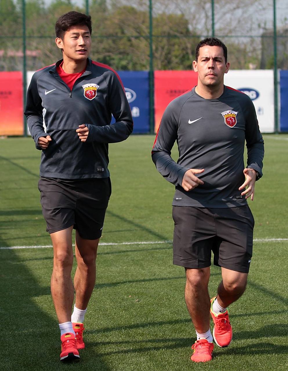 战术对决愈发精彩,球员们手感火热的简单介绍 战术对决愈发精彩,球员们手感火热的简单介绍