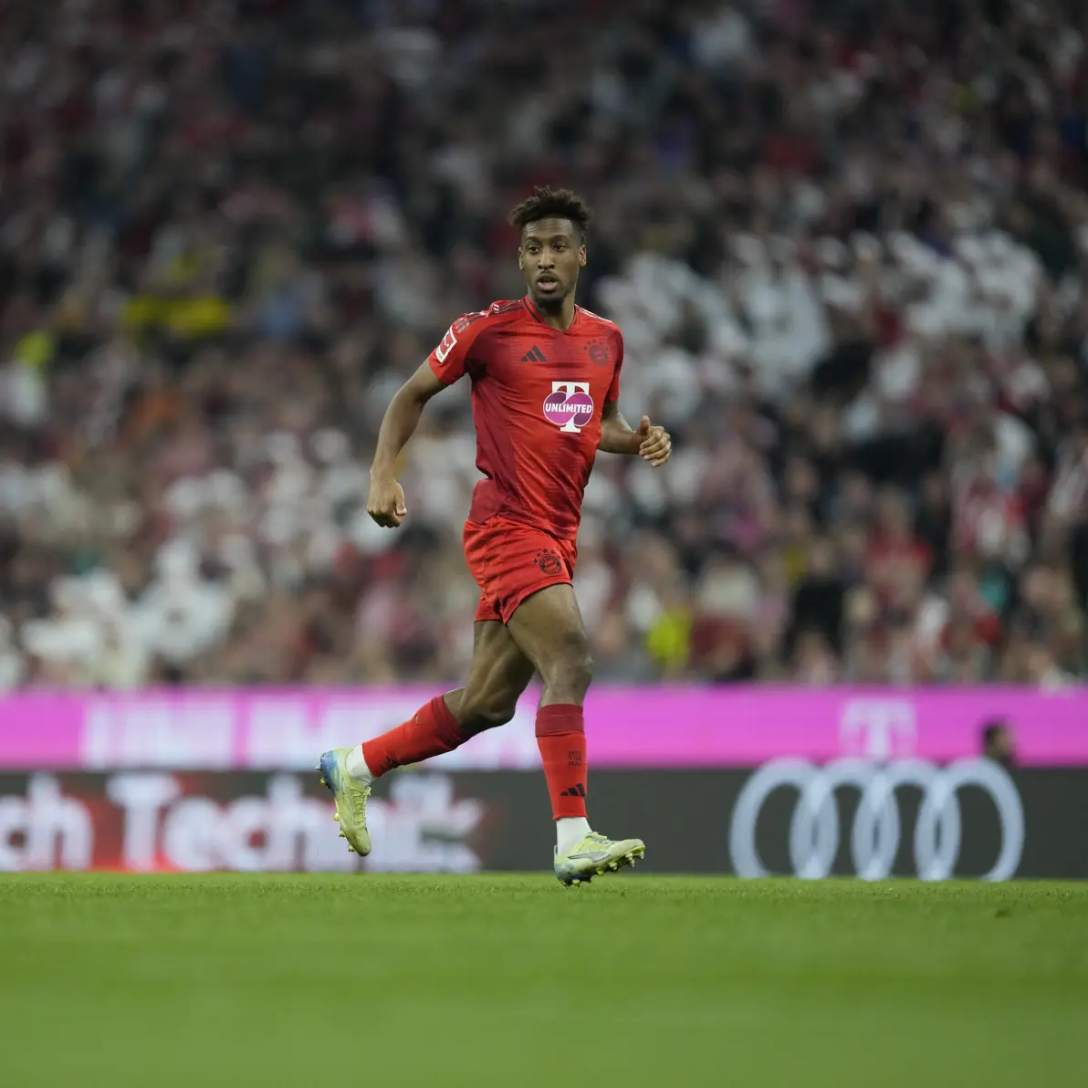 包含拜仁慕尼黑客场三球大胜，多特蒙德抢眼的词条