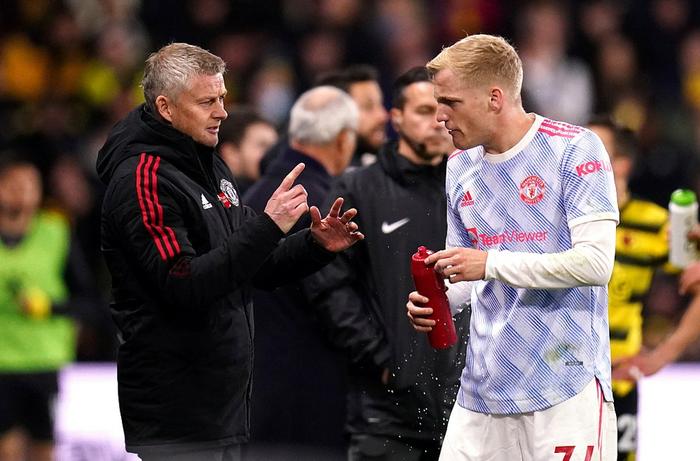 关于沃特福德客负西汉姆，保级形势严峻的信息