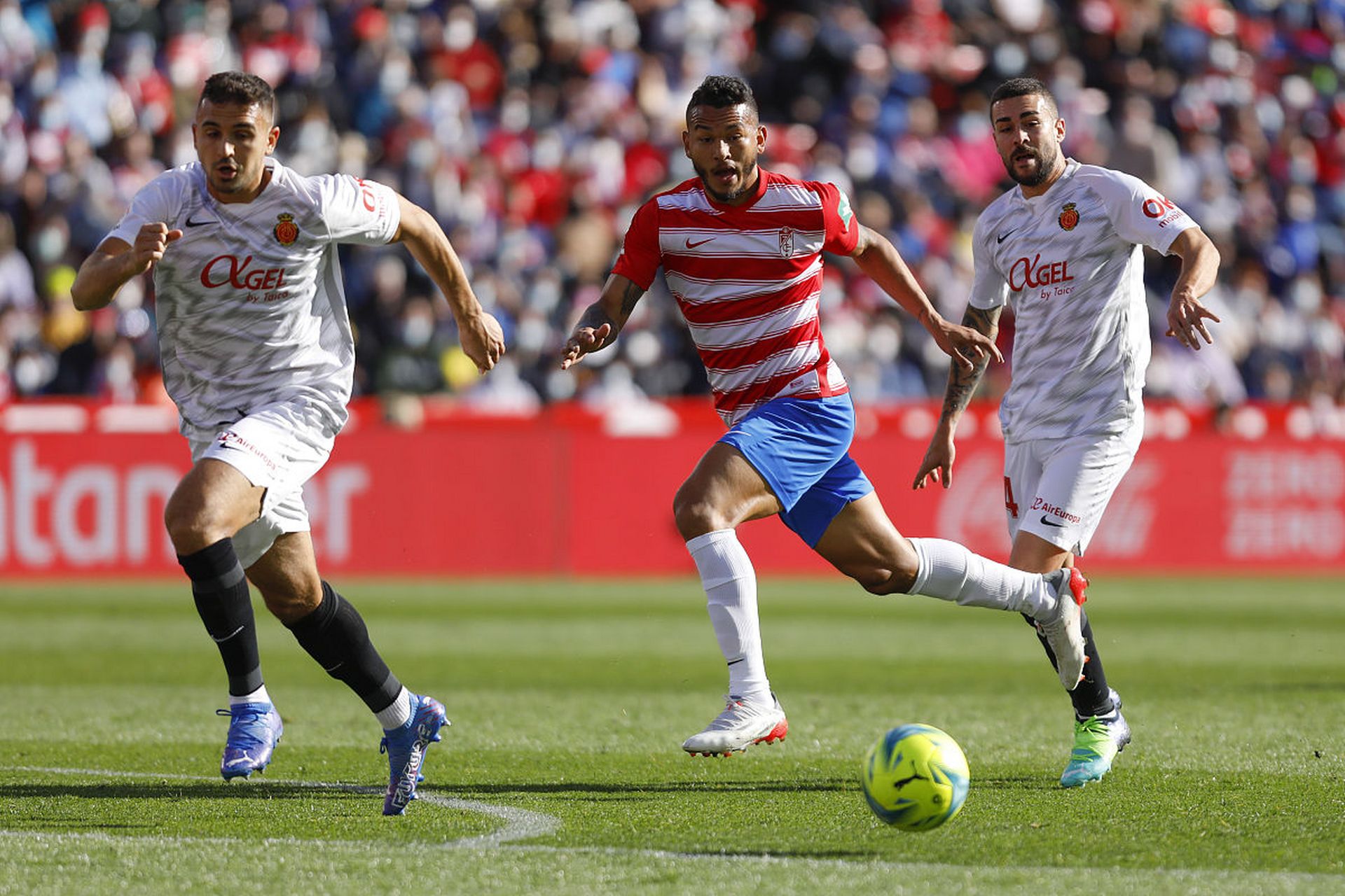 比利亚雷亚尔客场取胜,提升排名的简单介绍 比利亚雷亚尔客场取胜,提升排名的简单介绍