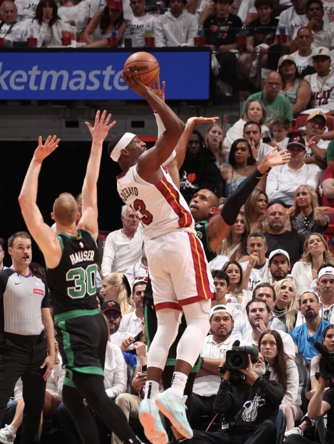 包含欧洲国家战绩风云，激烈角逐场面震撼人心的词条