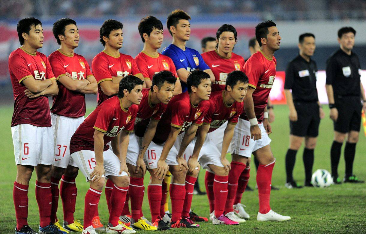 包含亚冠淘汰赛激情开打，广州恒大再添壮举的词条