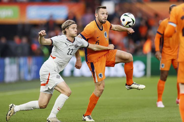 波兰客场击败以色列,晋级欧预赛淘汰赛 波兰客场击败以色列,晋级欧预赛淘汰赛