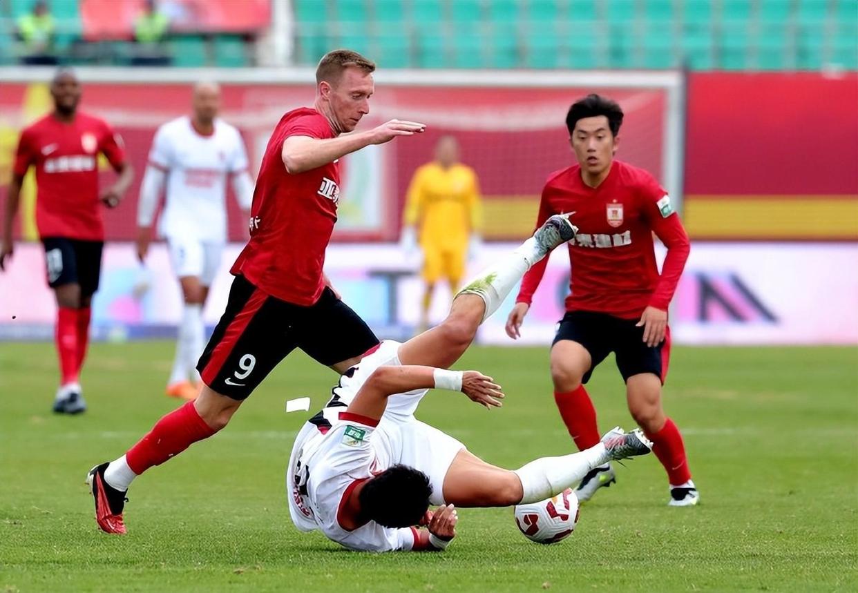 关于体育项目悬念迭起，现场气氛热烈的信息