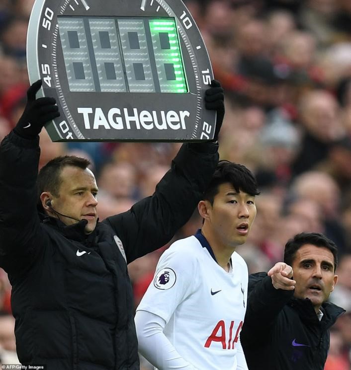 关于水晶宫后防攻坚不让，保住胜利的信息