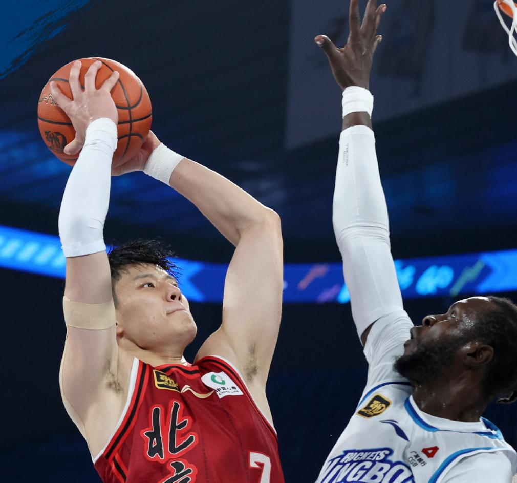 北京男篮实力强势崛起，引发球迷热议！